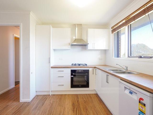 3 Bedroom Home with New Kitchen