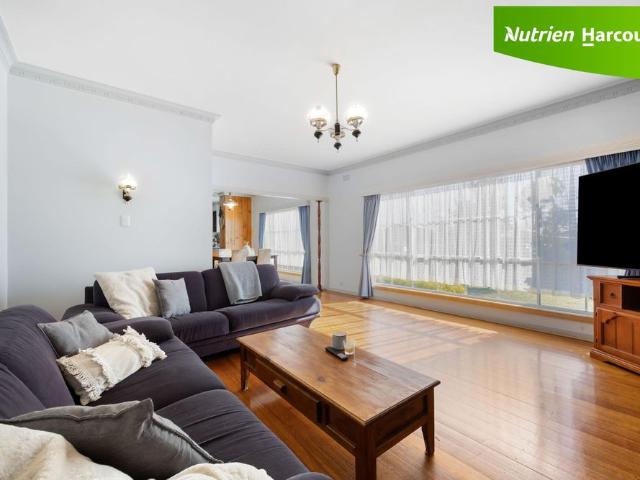 3 Bedroom Home with a secure yard