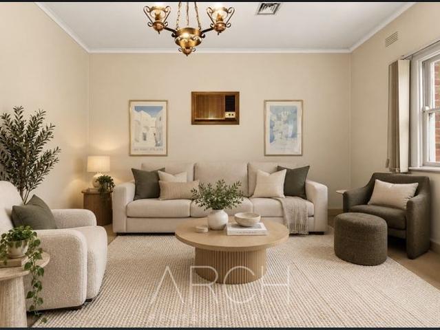 3 BEDROOM HOME WITH A STUDIO!