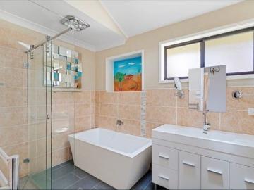 3 Bedroom home with a POOL!