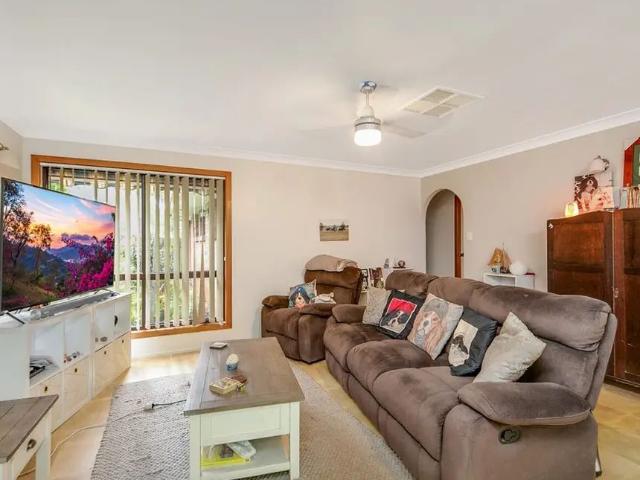 3 Bedroom Home with a Pool in Taranganba