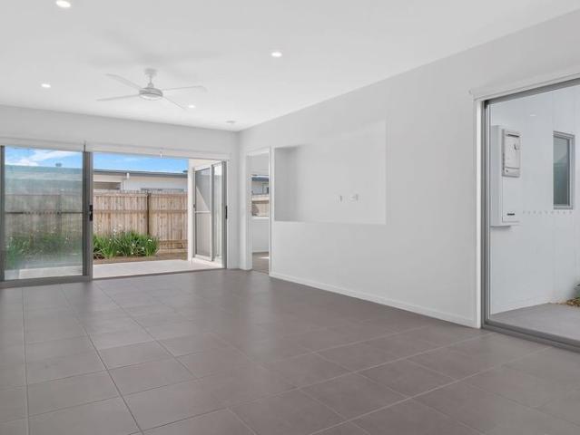 3 Bedroom home with Air Conditioning and Gas Cooking