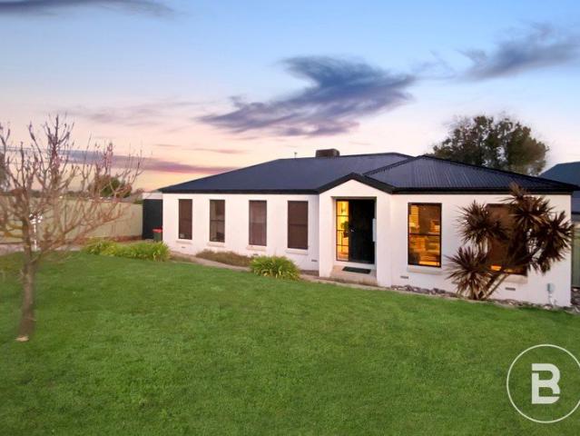 3 BEDROOM HOME WITH CENTRAL LOCATION