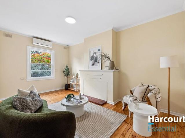 3 bedroom home with easy access to beach and CBD