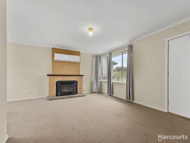 3 Bedroom Home with Fully Fenced Large Yard