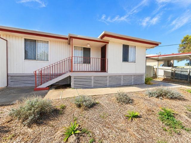 3 Bedroom Home with Gardener