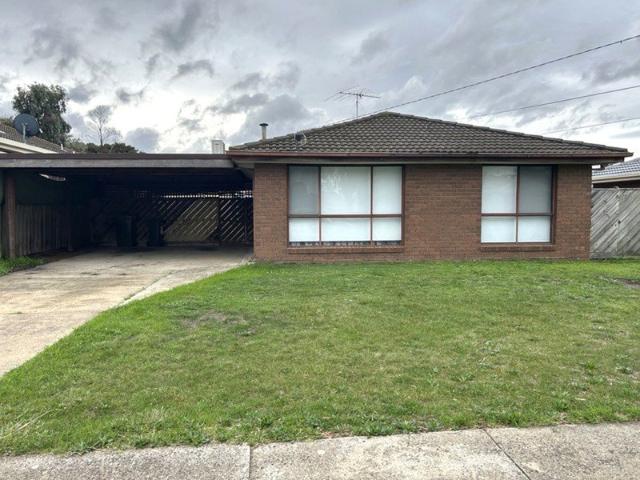 3 Bedroom Home with Large Backyard