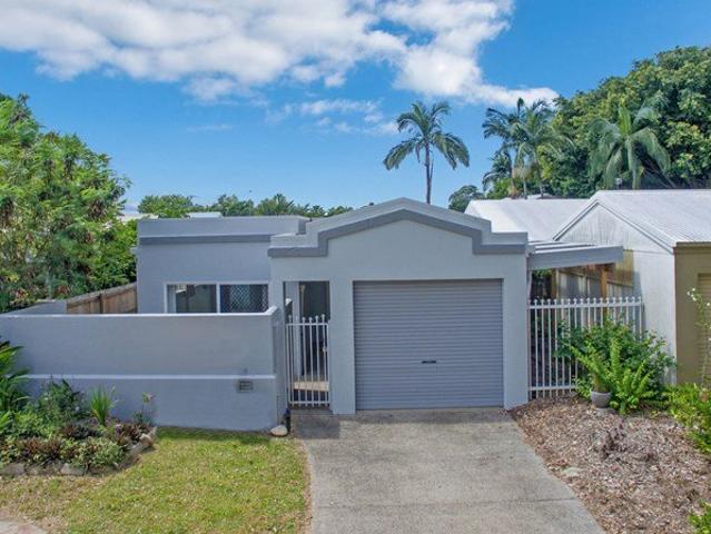 3 bedroom home with Pool