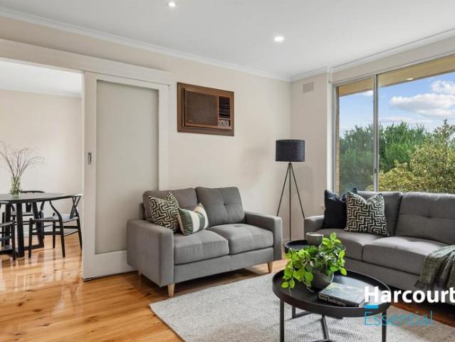 3 bedroom home with rumpus room