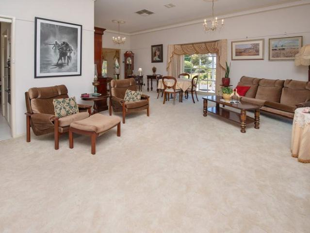 3 Bedroom Home Across from the Lake