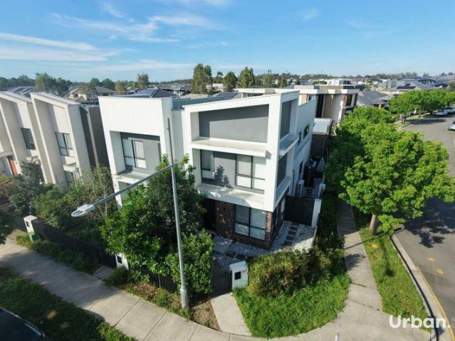 3 Bedroom home across from reserve | Solar included