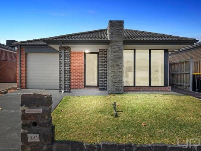 3 BEDROOM HOME BROOKFIELD