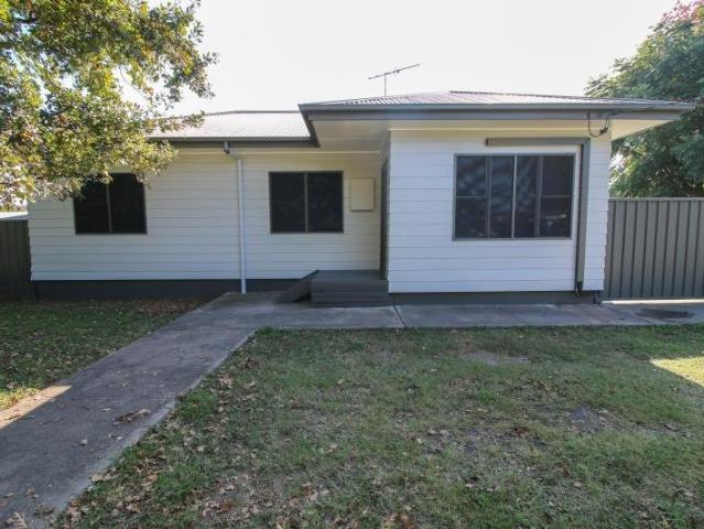 3 Bedroom Home Convenient Town Location