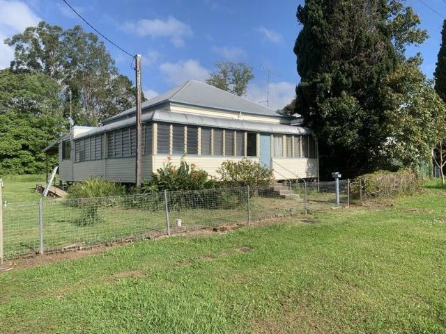 3 BEDROOM HOME CLOSE TO TOWN