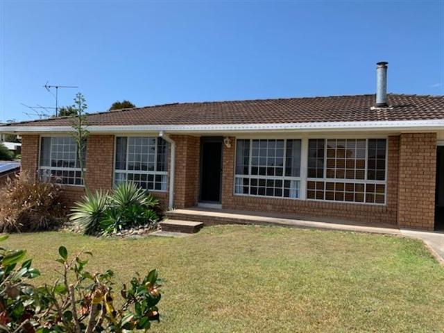 3 Bedroom Home Close to Town