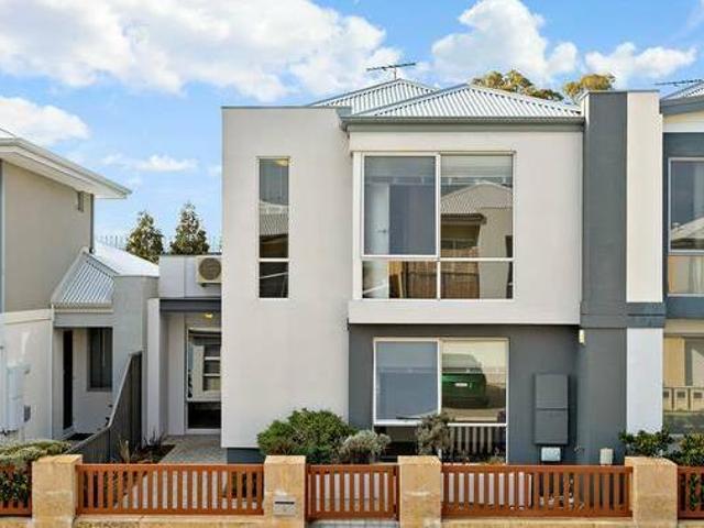 3 Bedroom Home Close to Transport