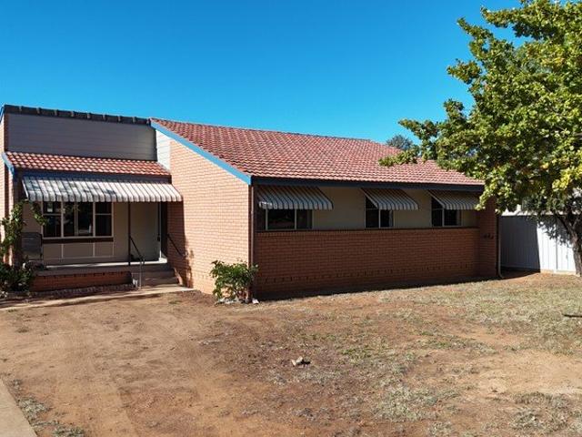 3 BEDROOM HOME CLOSE TO CBD