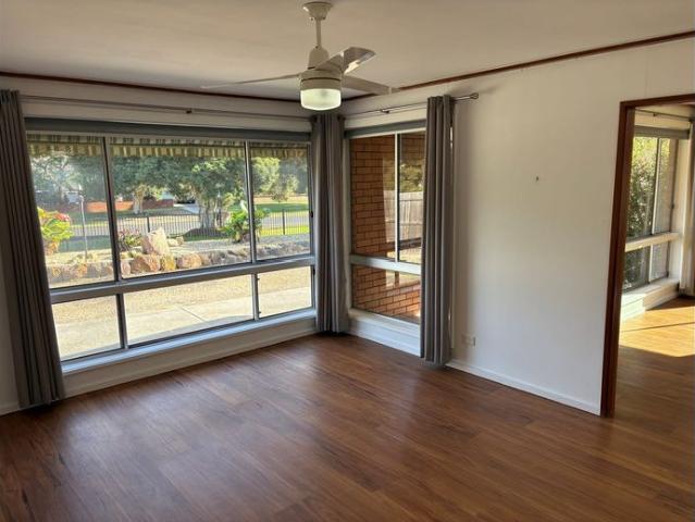 3 bedroom home close to schools & CBD