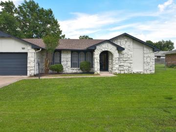 3 Bedroom Home for Rent at 401 N Fir Pl, Broken Arrow, OK 74012