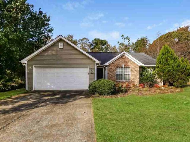 3 Bedroom Home for Rent at 4620 Fox Forrest Dr, Flowery Branch, GA 30542