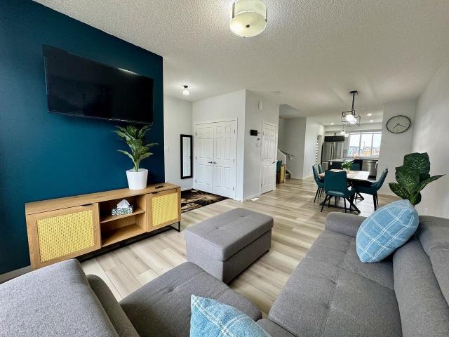 3 Bedroom Home for Rent at 5020 Kinney Link Sw, Edmonton, AB T6W 5G4 Keswick