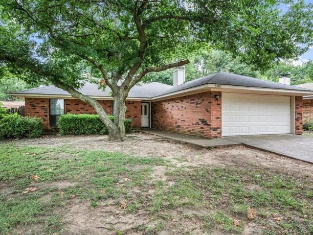 3 Bedroom Home for Rent at 504 Warbler Dr, Desoto, TX 75115