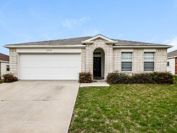 3 Bedroom Home for Rent at 6730 Meadowcrest Dr, Arlington, TX 76002