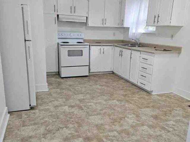 3 Bedroom Home for Rent at 719 Jackson Crt, Newmarket, ON L3Y 5A5 Huron Heights