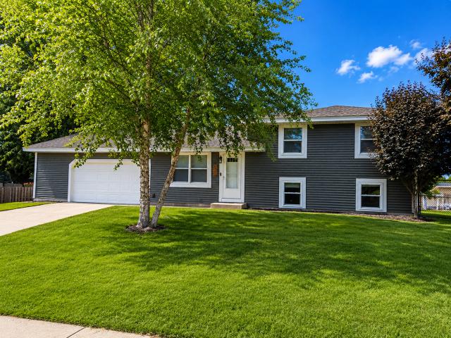 3 Bedroom Home for Rent at 921 Oriole Dr, Apple Valley, MN 55124 Apple Valley