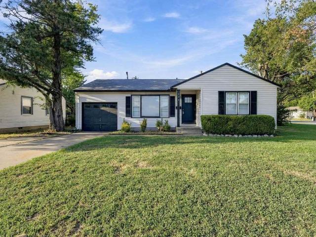 3 Bedroom Home for Rent at 101 W 7th St, Owasso, OK 74055