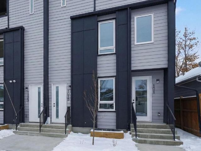 3 Bedroom Home for Rent at 102 102 20 Ave Nw, Calgary, AB T2M None Tuxedo Park