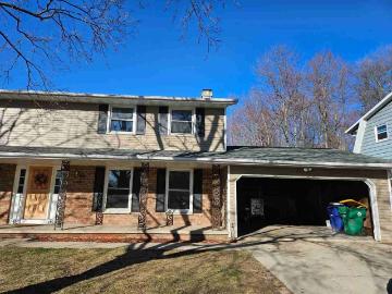 3 Bedroom Home for Rent at 1403 Beech Tree Dr, Green Bay, WI 54304 MacArthur Heights