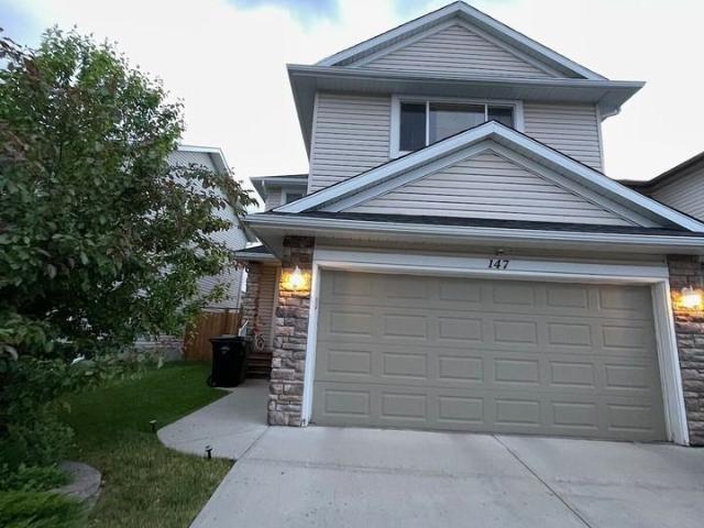 3 Bedroom Home for Rent at 147 Royal Birkdale Cres Nw, Calgary, AB T3G 5R6 Royal Oak