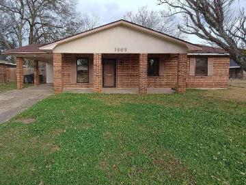 3 Bedroom Home for Rent at 1666 Rosedale Dr, Central, LA 70815 Park Forest LA North