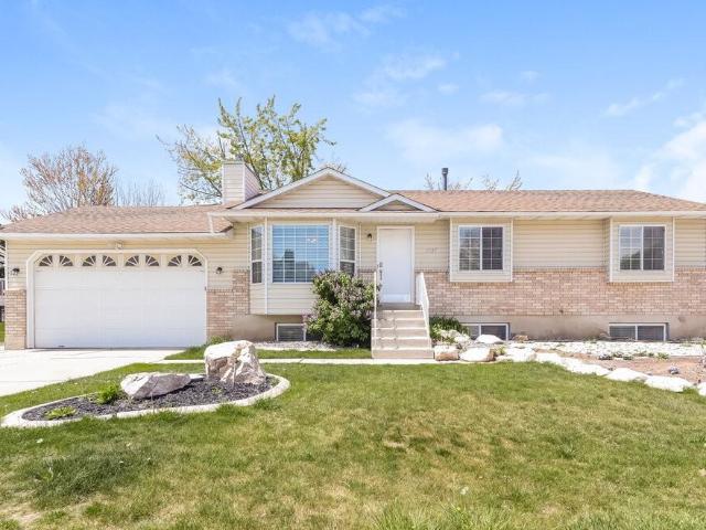 3 Bedroom Home for Rent at 1737 Nw, Clearfield, UT 84015 Clearfield