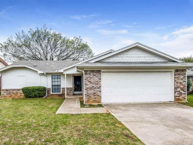 3 Bedroom Home for Rent at 1816 Hunting Green Dr, Fort Worth, TX 76134