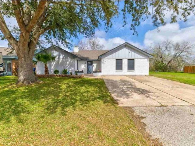 3 Bedroom Home for Rent at 2302 38th Ave N, Texas City, TX 77590 Northside