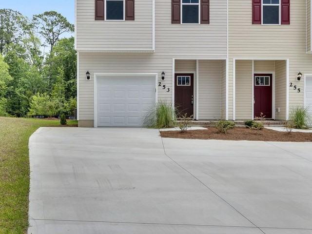 3 Bedroom Home for Rent at 253 Shallowbag Bay Ln, Jacksonville, NC 28546