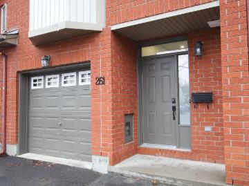 Rideau-Vanier, Ottawa, Ontario - Air conditioning