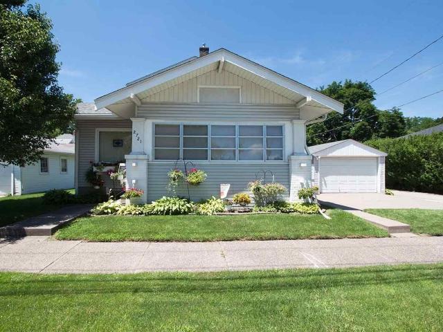 3 Bedroom Home for Rent at 2721 15th St, Moline, IL 61265 Prospect Park