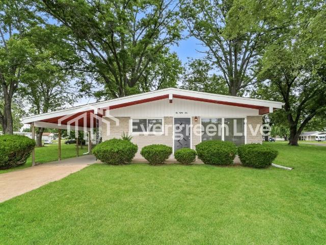 3 Bedroom Home for Rent at 285 Versailles Dr, Florissant, MO 63031