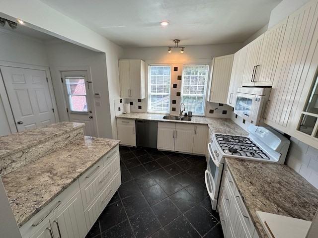 3 Bedroom Home for Rent at 2878 8th Ave W, Vancouver, BC V6K 2B9 Kitsilano