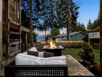 Greater Vancouver - Garden, Balcony, Fireplace