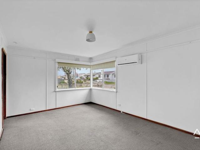 3 bedroom home in the heart of Mayfield