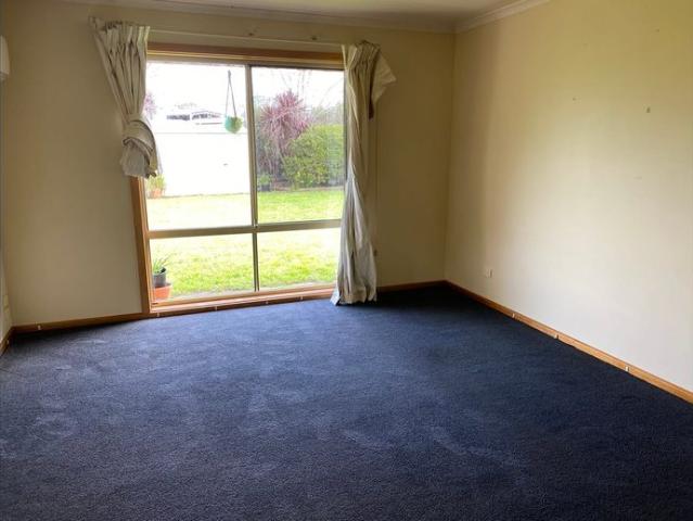 3 BEDROOM HOME IN WELL SOUGHT AFTER AREA
