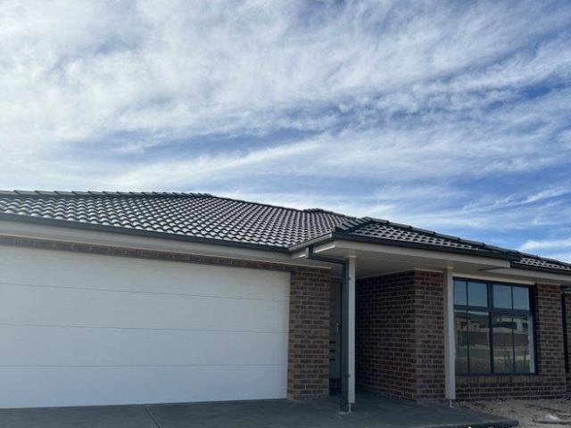 3 bedroom home in Woolaston Way