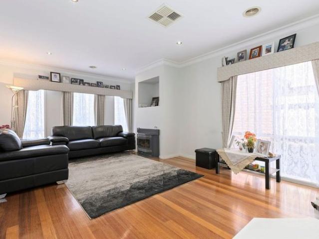 3 BEDROOM HOME IN A SOUGHT AFTER POCKET OF BELL PARK