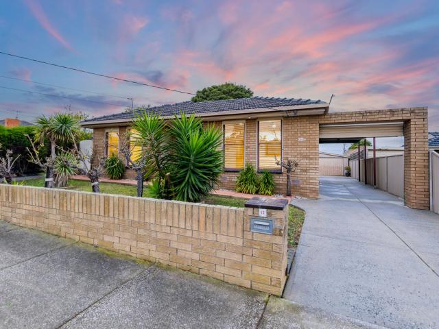 3 bedroom home in Ardeer close to Costco