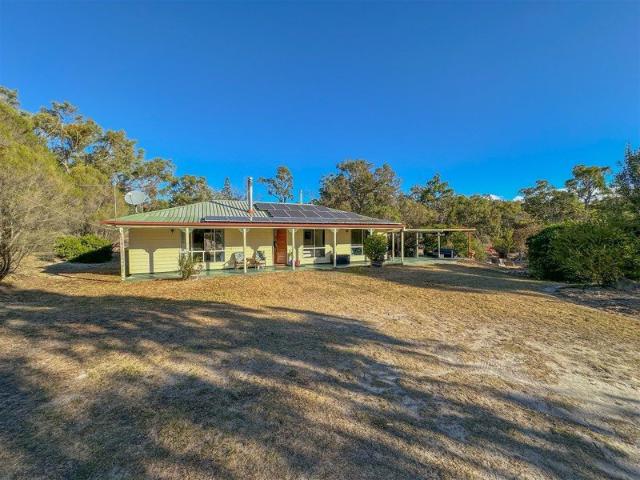 3 Bedroom Home In Ballandean on acreage