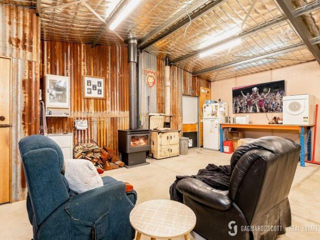 3 Bedroom Home in Central, Quiet Location!